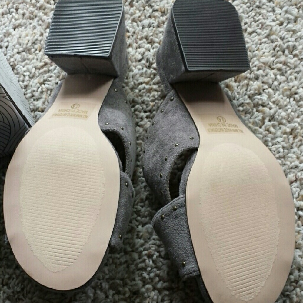 NWT grey faux suede studded mule sandals - Picture 5 of 8